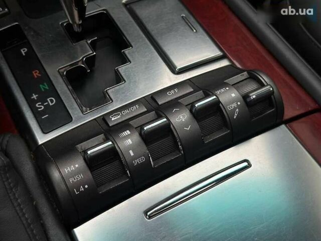 Лексус ЛХ, объемом двигателя 0 л и пробегом 259 тыс. км за 21990 $, фото 25 на Automoto.ua