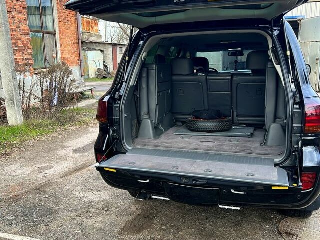 Лексус ЛХ, объемом двигателя 5.7 л и пробегом 300 тыс. км за 24000 $, фото 8 на Automoto.ua