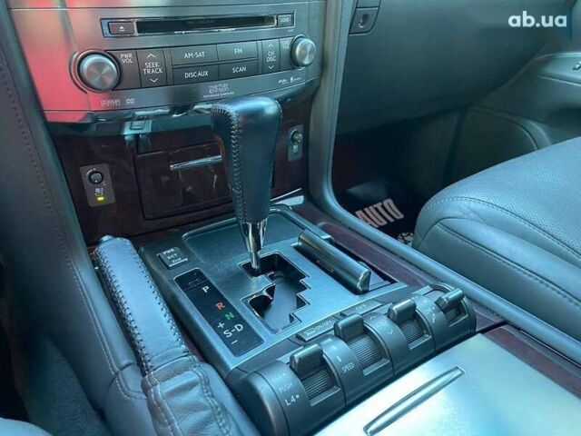Лексус ЛХ, объемом двигателя 0 л и пробегом 300 тыс. км за 20500 $, фото 25 на Automoto.ua