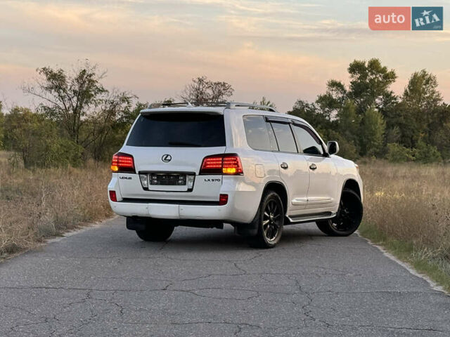 Лексус ЛХ, объемом двигателя 0 л и пробегом 300 тыс. км за 19900 $, фото 9 на Automoto.ua