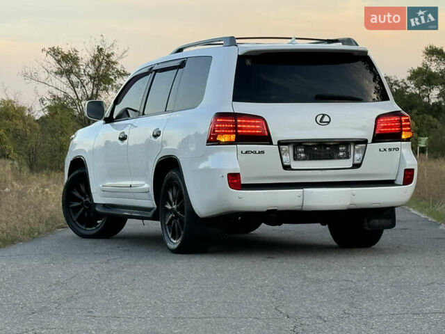 Лексус ЛХ, объемом двигателя 0 л и пробегом 300 тыс. км за 19900 $, фото 2 на Automoto.ua