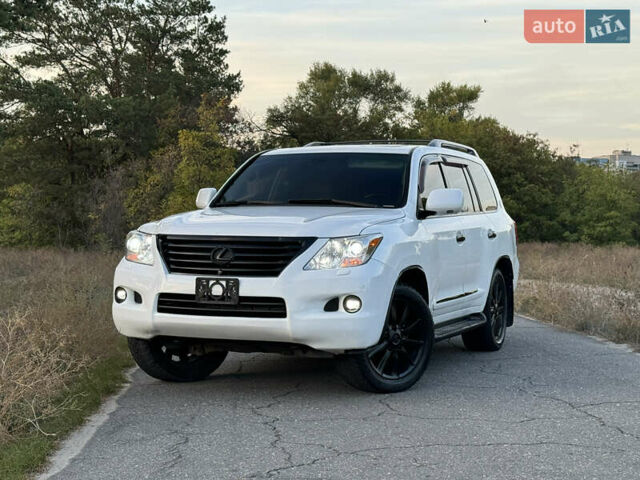 Лексус ЛХ, объемом двигателя 0 л и пробегом 300 тыс. км за 19900 $, фото 11 на Automoto.ua