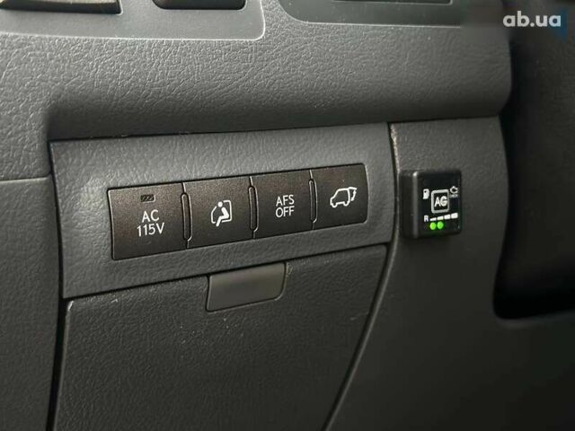 Лексус ЛХ, объемом двигателя 0 л и пробегом 259 тыс. км за 21990 $, фото 27 на Automoto.ua