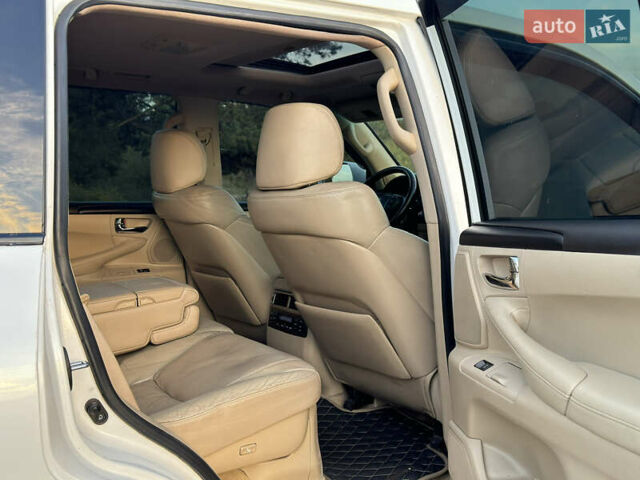 Лексус ЛХ, объемом двигателя 0 л и пробегом 300 тыс. км за 19900 $, фото 8 на Automoto.ua