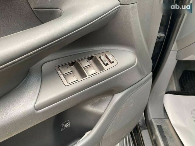 Лексус ЛХ, объемом двигателя 0 л и пробегом 310 тыс. км за 25500 $, фото 23 на Automoto.ua