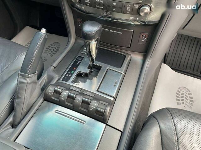 Лексус ЛХ, объемом двигателя 0 л и пробегом 310 тыс. км за 25500 $, фото 16 на Automoto.ua