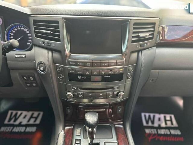 Лексус ЛХ, объемом двигателя 5.7 л и пробегом 168 тыс. км за 75900 $, фото 15 на Automoto.ua