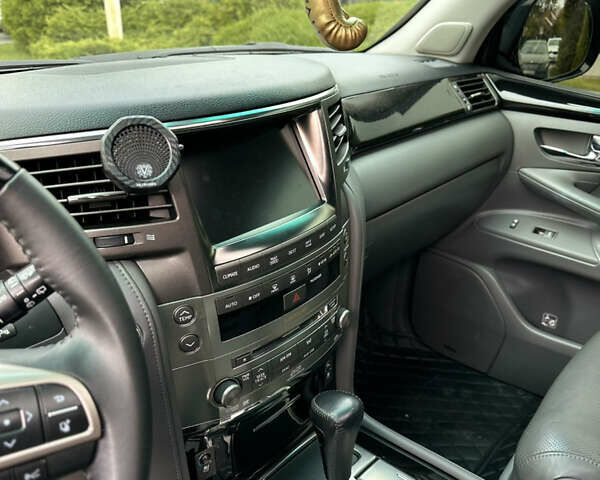 Лексус ЛХ, объемом двигателя 5.66 л и пробегом 218 тыс. км за 24499 $, фото 15 на Automoto.ua