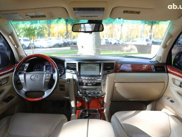 Лексус ЛХ, объемом двигателя 0 л и пробегом 263 тыс. км за 26500 $, фото 11 на Automoto.ua