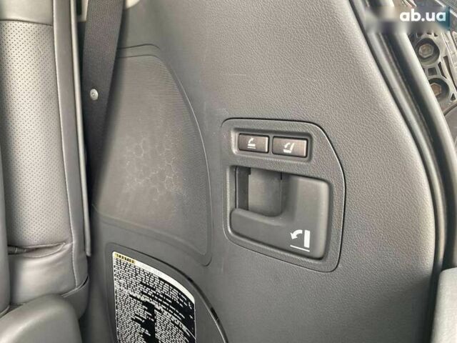 Лексус ЛХ, объемом двигателя 0 л и пробегом 310 тыс. км за 27900 $, фото 26 на Automoto.ua