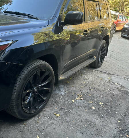Лексус ЛХ, объемом двигателя 5.66 л и пробегом 218 тыс. км за 24499 $, фото 1 на Automoto.ua