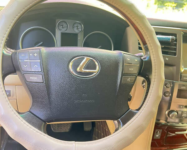 Лексус ЛХ, об'ємом двигуна 5.66 л та пробігом 195 тис. км за 24500 $, фото 18 на Automoto.ua