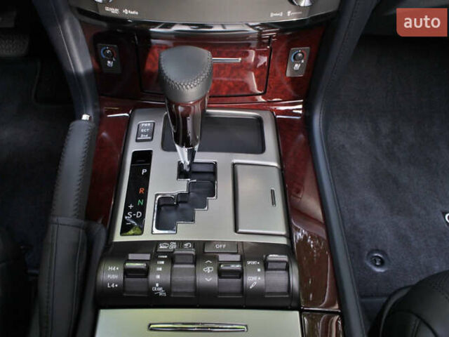 Лексус ЛХ, объемом двигателя 0 л и пробегом 151 тыс. км за 37000 $, фото 2 на Automoto.ua