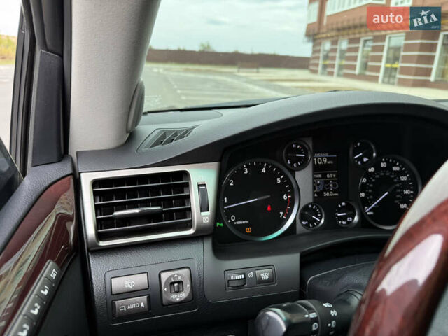 Лексус ЛХ, объемом двигателя 0 л и пробегом 240 тыс. км за 36000 $, фото 24 на Automoto.ua