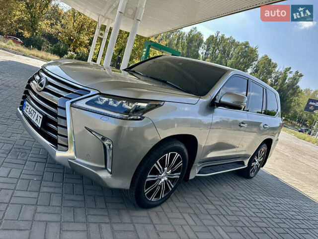 Лексус ЛХ, объемом двигателя 4.46 л и пробегом 110 тыс. км за 63999 $, фото 9 на Automoto.ua