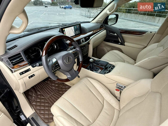 Лексус ЛХ, объемом двигателя 4.46 л и пробегом 100 тыс. км за 67000 $, фото 13 на Automoto.ua