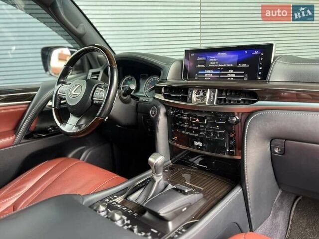 Лексус ЛХ, объемом двигателя 5.7 л и пробегом 128 тыс. км за 62000 $, фото 24 на Automoto.ua