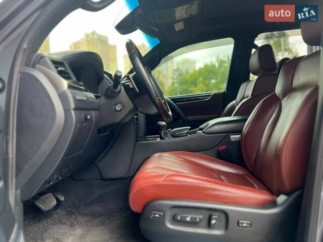 Лексус ЛХ, объемом двигателя 5.7 л и пробегом 128 тыс. км за 62000 $, фото 33 на Automoto.ua
