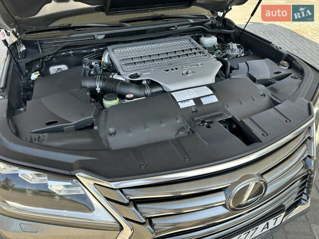 Лексус ЛХ, объемом двигателя 4.46 л и пробегом 110 тыс. км за 63999 $, фото 3 на Automoto.ua