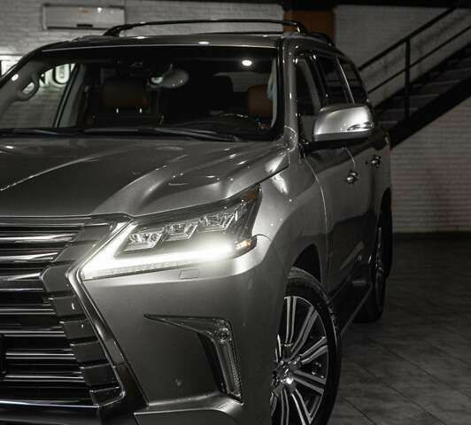Лексус ЛХ, объемом двигателя 0 л и пробегом 140 тыс. км за 65500 $, фото 5 на Automoto.ua