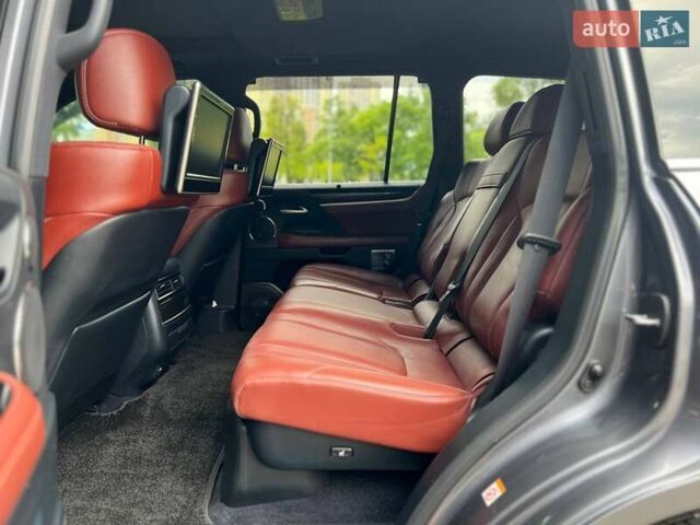 Лексус ЛХ, объемом двигателя 5.7 л и пробегом 128 тыс. км за 62000 $, фото 37 на Automoto.ua