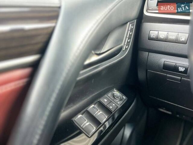 Лексус ЛХ, объемом двигателя 5.7 л и пробегом 128 тыс. км за 62000 $, фото 30 на Automoto.ua