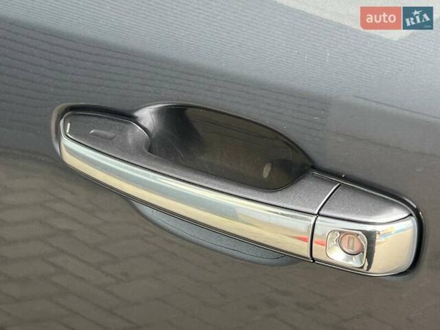 Лексус ЛХ, объемом двигателя 5.7 л и пробегом 128 тыс. км за 62000 $, фото 6 на Automoto.ua