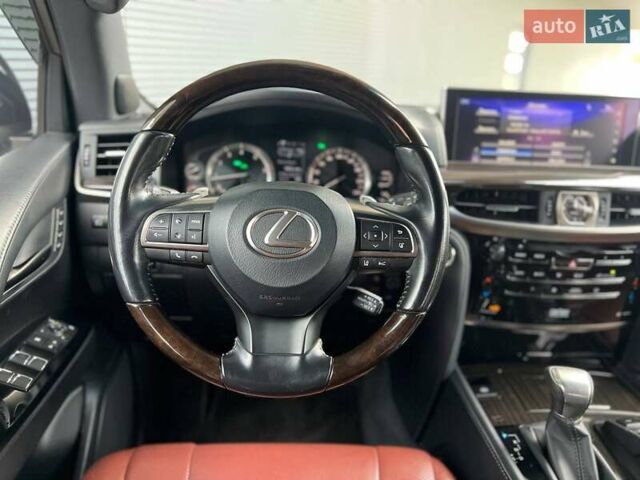 Лексус ЛХ, объемом двигателя 5.7 л и пробегом 128 тыс. км за 62000 $, фото 21 на Automoto.ua