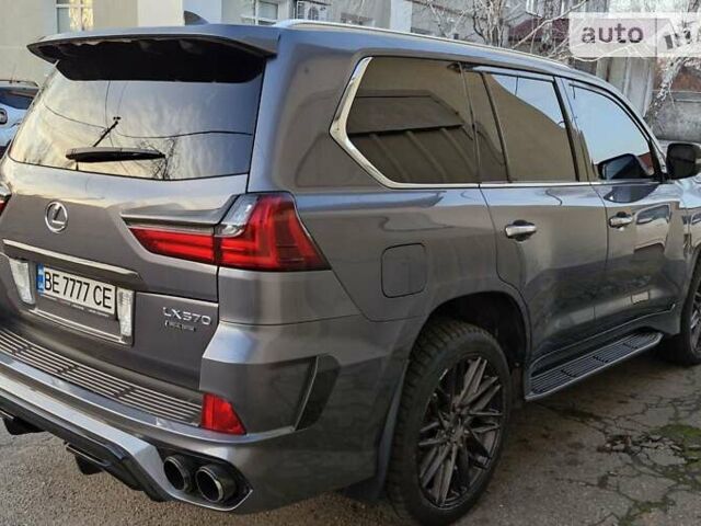 Лексус ЛХ, об'ємом двигуна 5.66 л та пробігом 218 тис. км за 62000 $, фото 3 на Automoto.ua