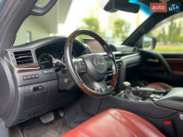 Лексус ЛХ, объемом двигателя 5.7 л и пробегом 128 тыс. км за 62000 $, фото 34 на Automoto.ua
