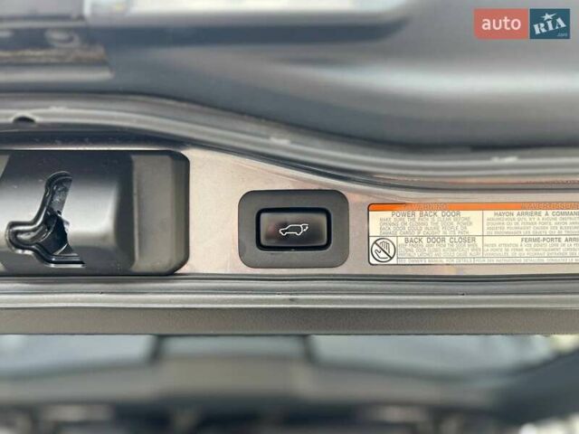 Лексус ЛХ, объемом двигателя 5.7 л и пробегом 128 тыс. км за 62000 $, фото 27 на Automoto.ua