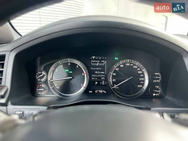 Лексус ЛХ, объемом двигателя 5.7 л и пробегом 128 тыс. км за 62000 $, фото 13 на Automoto.ua