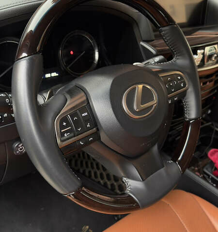 Лексус ЛХ, объемом двигателя 5.7 л и пробегом 168 тыс. км за 62800 $, фото 10 на Automoto.ua