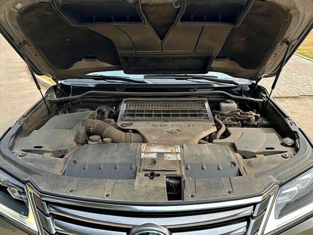 Лексус ЛХ, объемом двигателя 45 л и пробегом 260 тыс. км за 66000 $, фото 3 на Automoto.ua