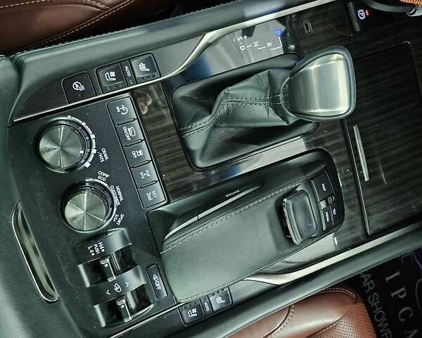 Лексус ЛХ, объемом двигателя 4.5 л и пробегом 73 тыс. км за 74999 $, фото 26 на Automoto.ua