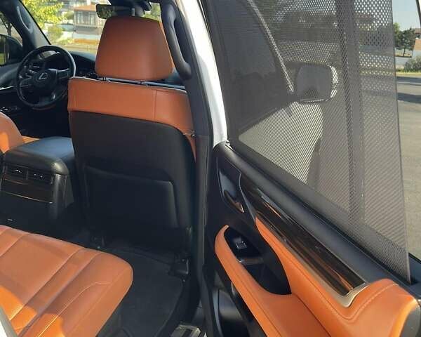 Лексус ЛХ, объемом двигателя 4.46 л и пробегом 54 тыс. км за 74654 $, фото 32 на Automoto.ua