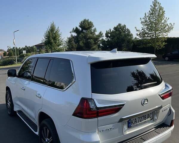 Лексус ЛХ, объемом двигателя 4.46 л и пробегом 54 тыс. км за 74654 $, фото 2 на Automoto.ua
