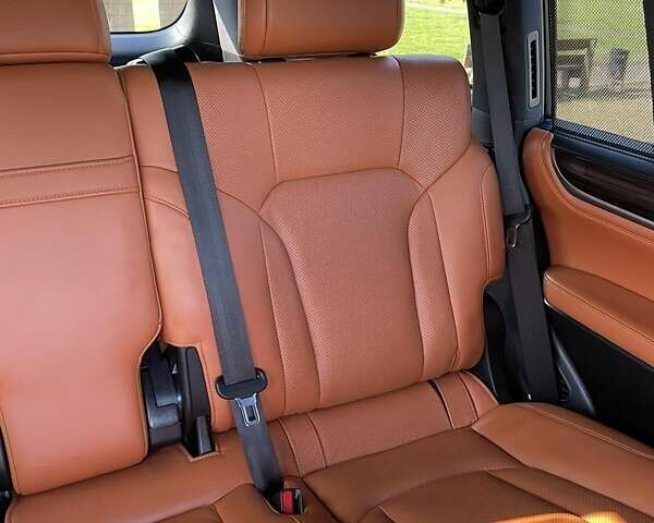 Лексус ЛХ, объемом двигателя 4.46 л и пробегом 54 тыс. км за 74654 $, фото 29 на Automoto.ua