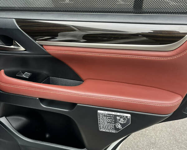 Лексус ЛХ, об'ємом двигуна 4.5 л та пробігом 119 тис. км за 63000 $, фото 11 на Automoto.ua