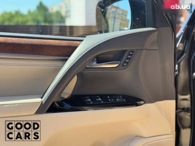 Лексус ЛХ, объемом двигателя 4.5 л и пробегом 157 тыс. км за 54000 $, фото 6 на Automoto.ua