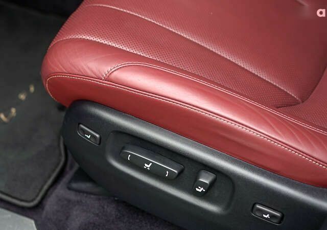 Лексус ЛХ, об'ємом двигуна 4.5 л та пробігом 68 тис. км за 72011 $, фото 15 на Automoto.ua
