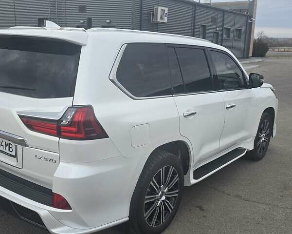 Лексус ЛХ, об'ємом двигуна 5.7 л та пробігом 190 тис. км за 61000 $, фото 10 на Automoto.ua