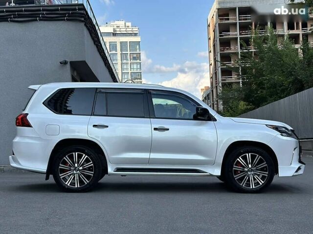 Лексус ЛХ, объемом двигателя 5.7 л и пробегом 118 тыс. км за 80000 $, фото 11 на Automoto.ua