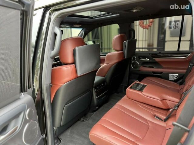 Лексус ЛХ, объемом двигателя 5.7 л и пробегом 27 тыс. км за 95000 $, фото 28 на Automoto.ua