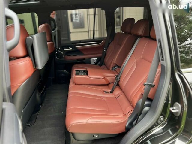 Лексус ЛХ, объемом двигателя 5.7 л и пробегом 27 тыс. км за 95000 $, фото 29 на Automoto.ua