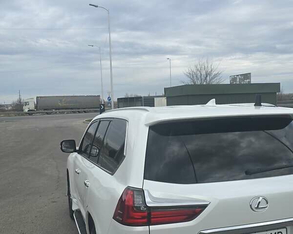 Лексус ЛХ, об'ємом двигуна 5.7 л та пробігом 190 тис. км за 61000 $, фото 7 на Automoto.ua