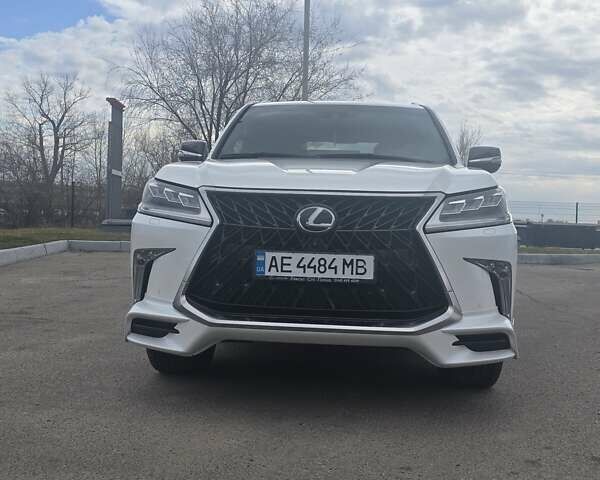 Лексус ЛХ, об'ємом двигуна 5.7 л та пробігом 190 тис. км за 61000 $, фото 1 на Automoto.ua