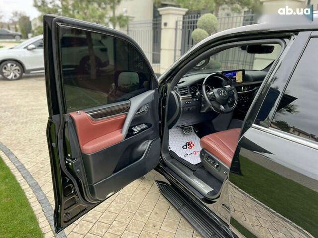 Лексус ЛХ, объемом двигателя 5.7 л и пробегом 27 тыс. км за 95000 $, фото 20 на Automoto.ua