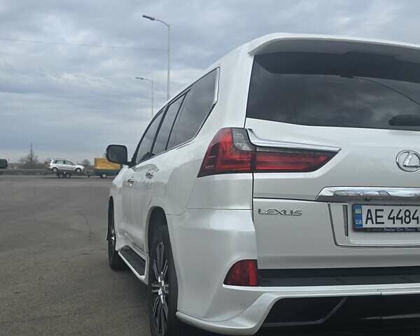 Лексус ЛХ, об'ємом двигуна 5.7 л та пробігом 190 тис. км за 61000 $, фото 8 на Automoto.ua