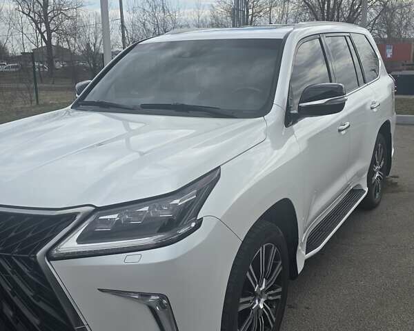 Лексус ЛХ, об'ємом двигуна 5.7 л та пробігом 190 тис. км за 61000 $, фото 5 на Automoto.ua